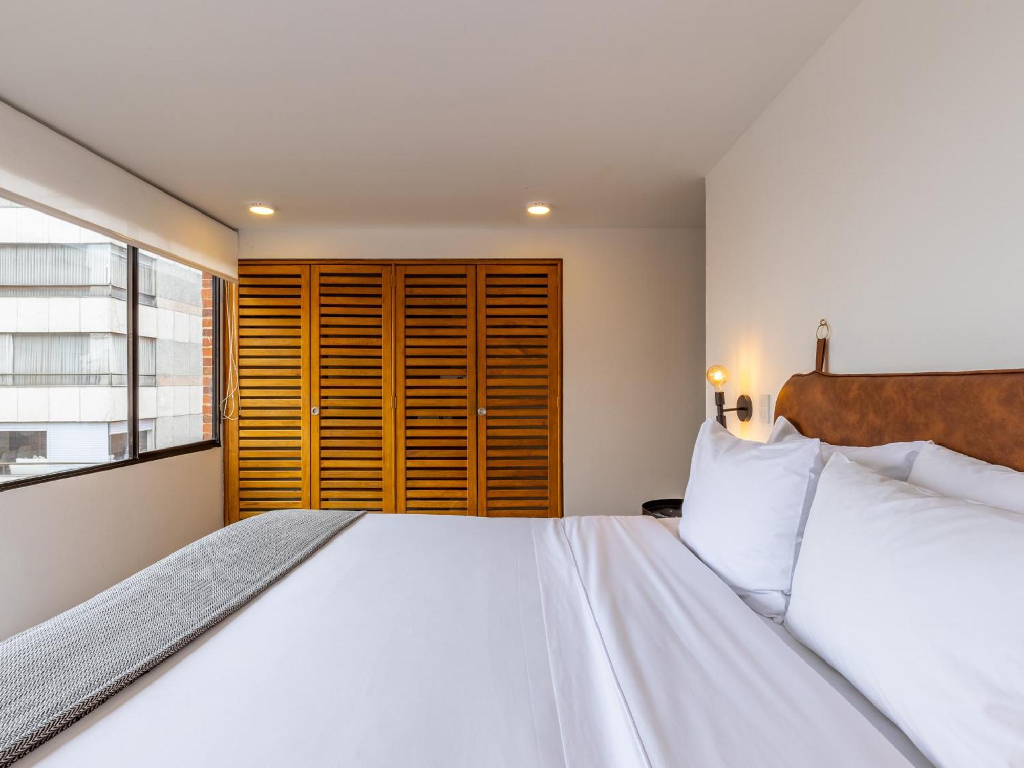 Penthouse Chicala Colombian Experience In Parque Virrey Apartment