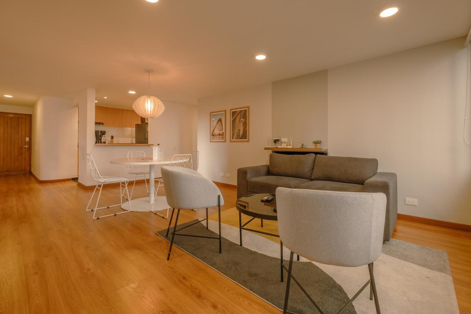 Penthouse Chicala Colombian Experience In Parque Virrey Apartment